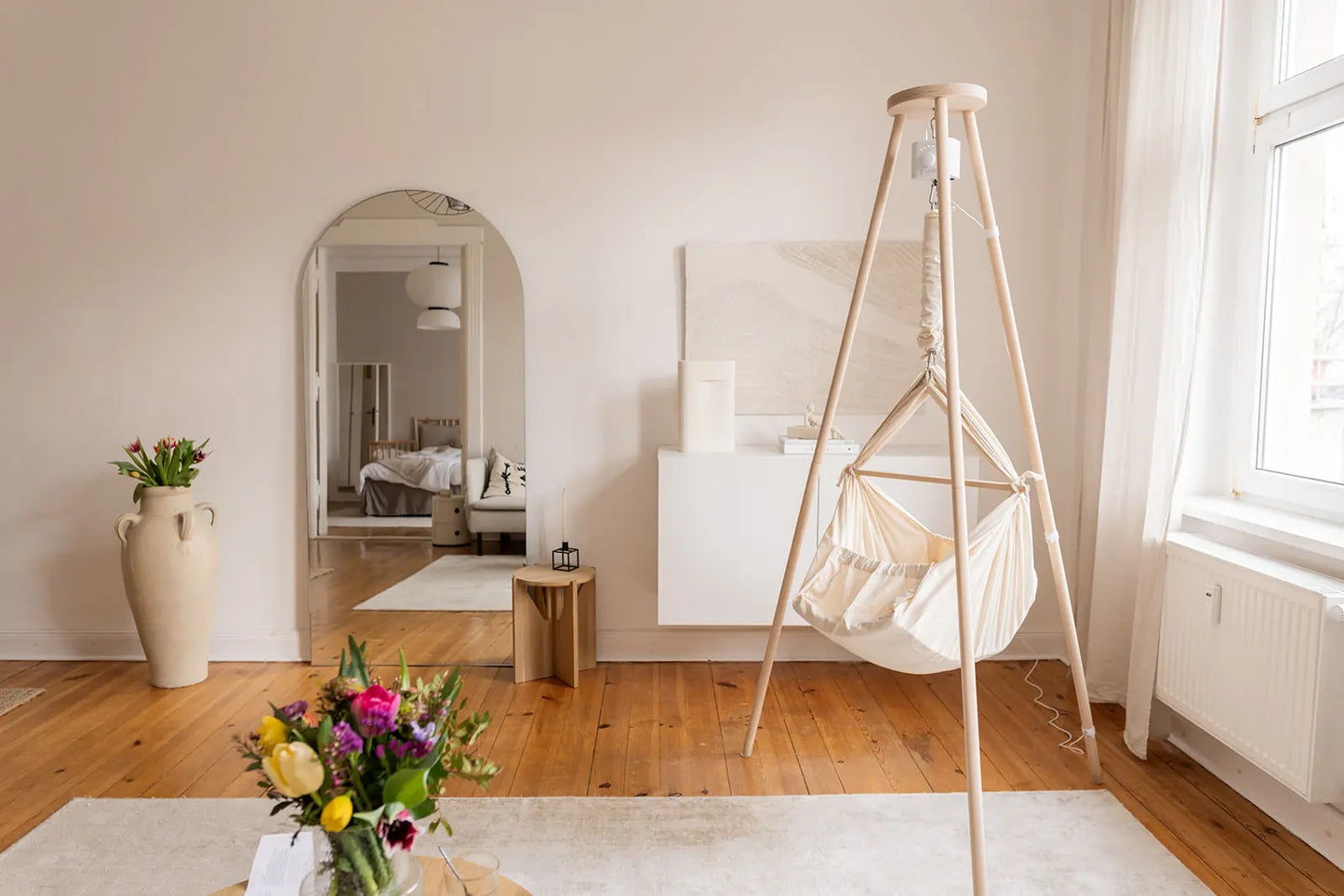 Die Federwiege mit Motor und Gestell für dein Baby