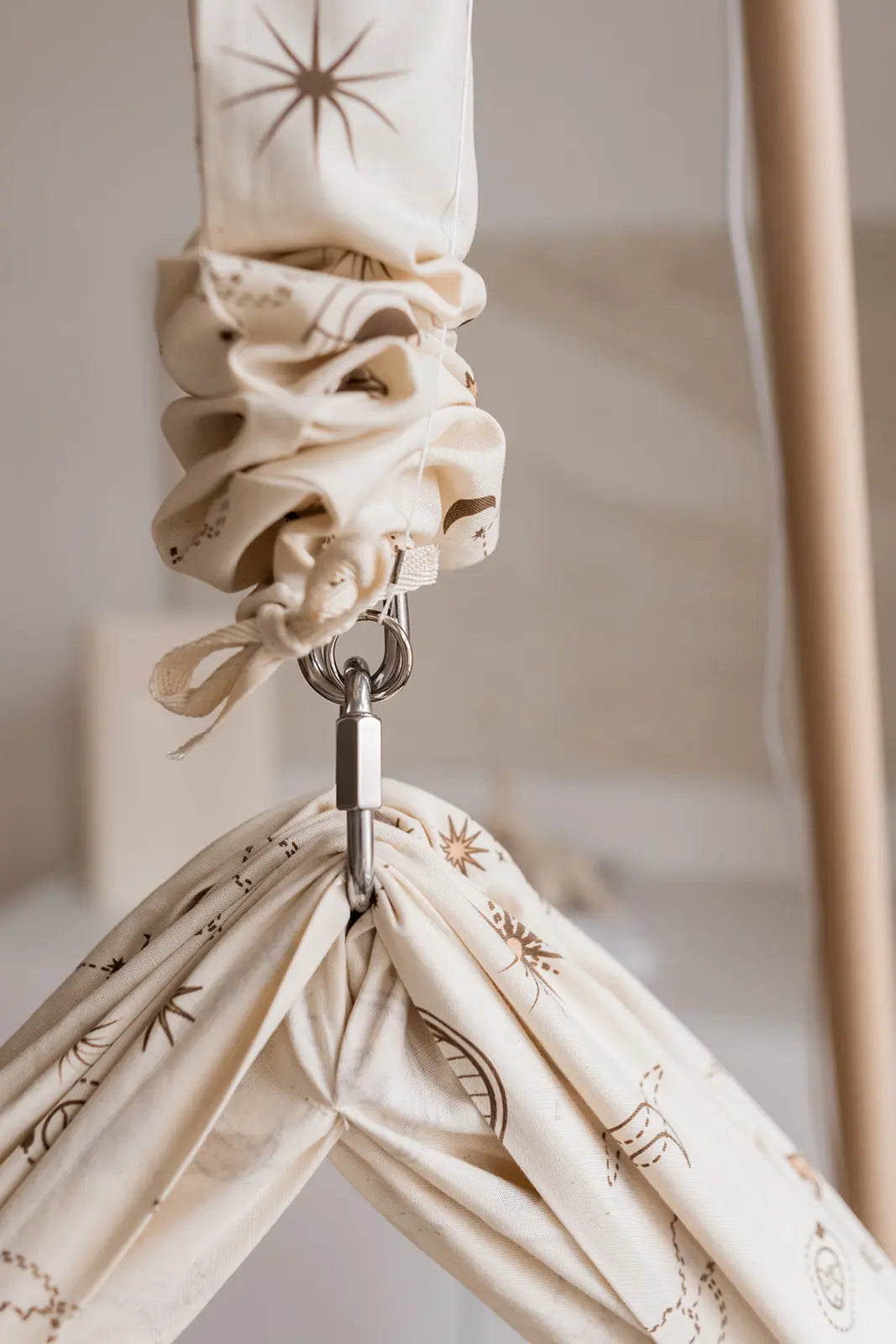 Die Federwiege mit Motor und Gestell für dein Baby